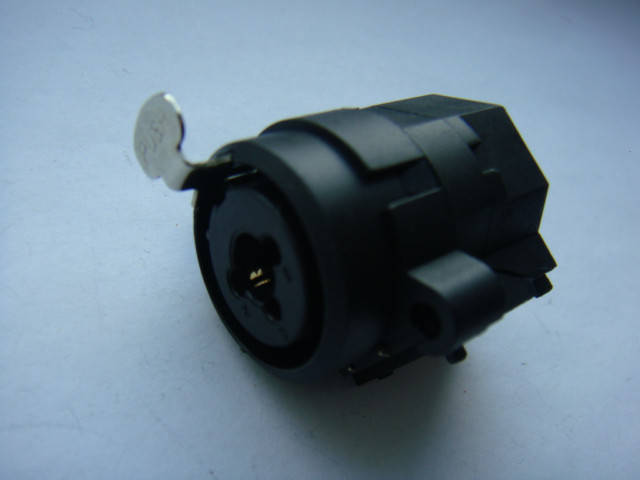 

Гнездо XLR Combo Jack 6.5XLR 1/4" NCJ9FI-V для колонок MAG e102a и др.