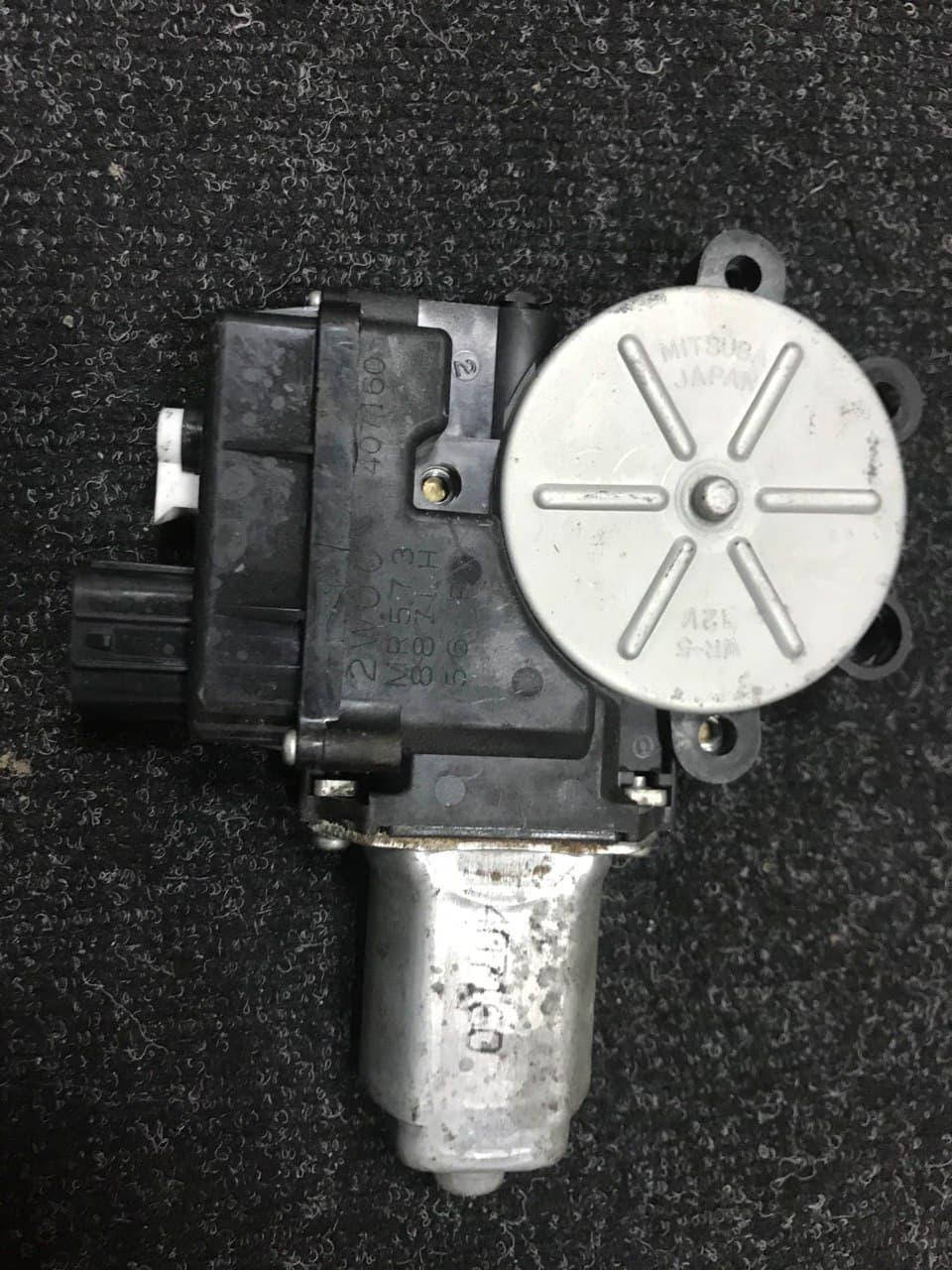 

Мотор стеклоподъёмника - передний правый Mitsubishi Outlander 2004-2009