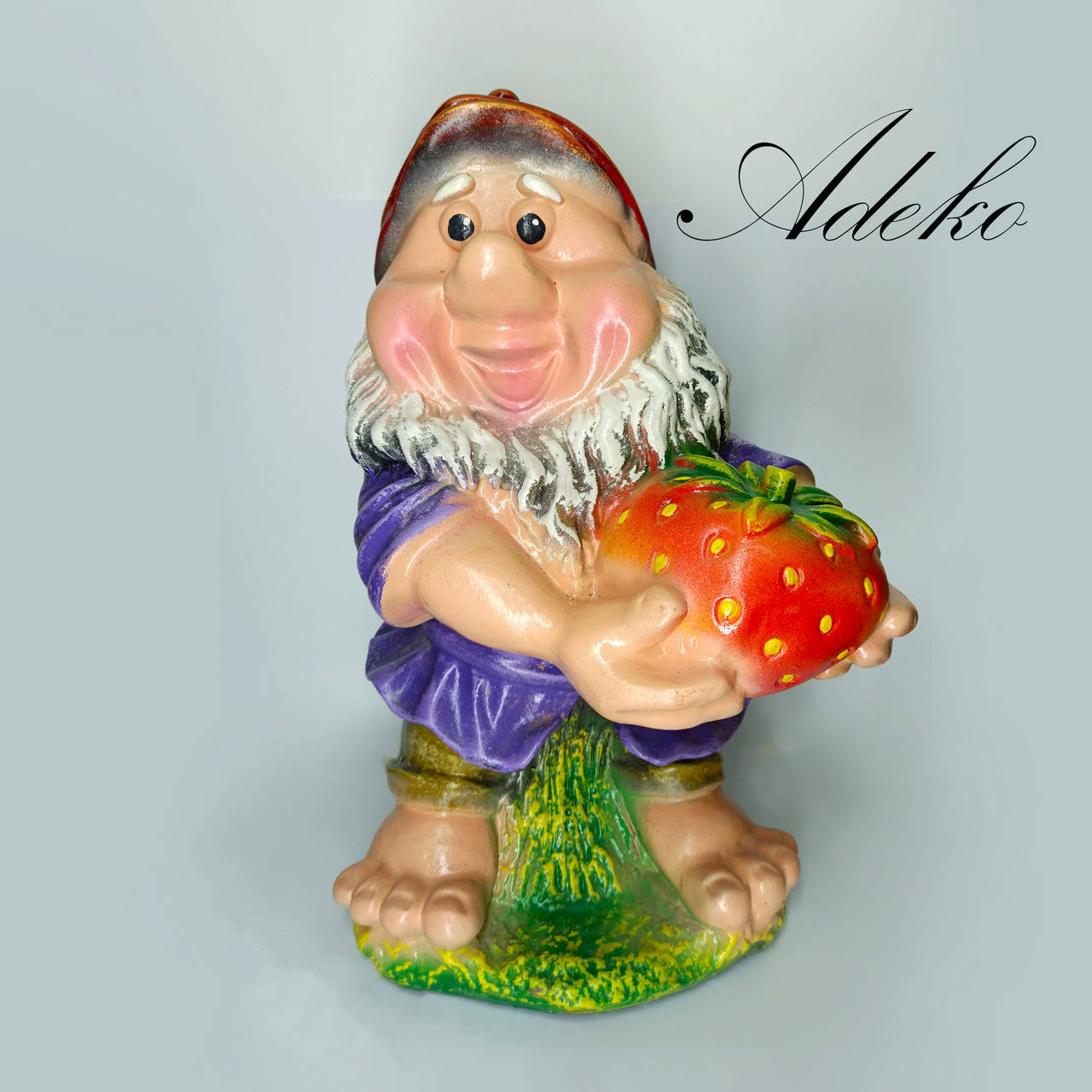 

Фигура для дачи Гном с клубникой 55 см