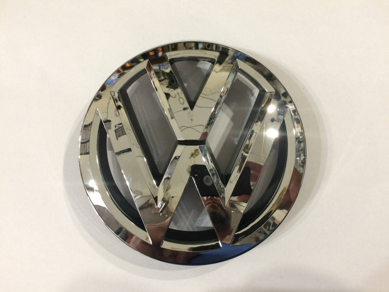 

Эмблема решетки радиатора VW Volkswagen Passat B7 Caddy 2009- 1t0853601e