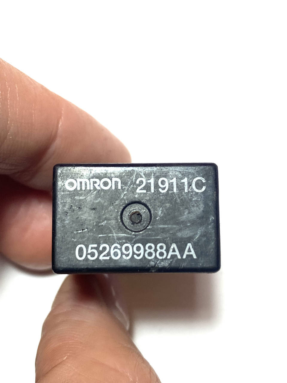 

Автомобильные реле Chrysler 05269988AA omron 21911c