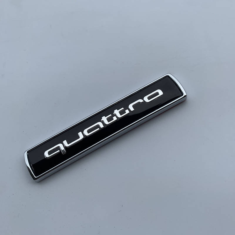 

Шильдик Quattro (чёрный)