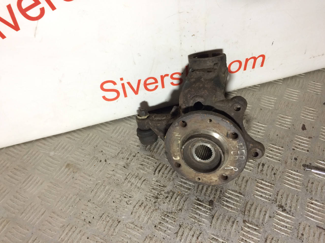 

Поворотный кулак, цапфа правая Peugeot Partner, Citroen Berlingo, без ABS, 25 зубов