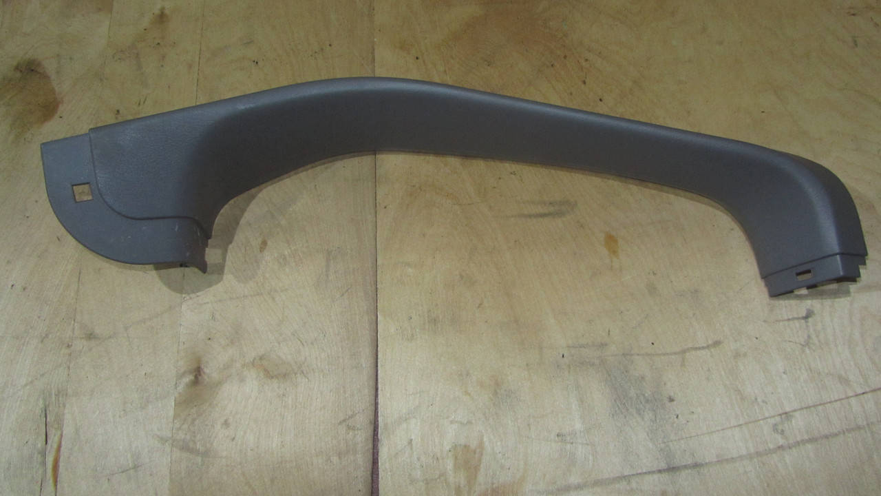 

Накладка крышки багажника правая Subaru Forester S11 94330SA020ND