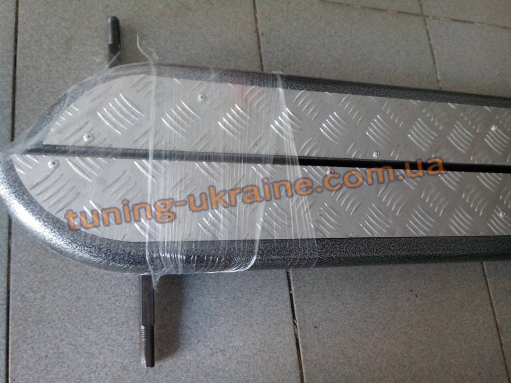 

Боковые пороги труба с листом крашенные D42 на Lada Niva 2121-21214