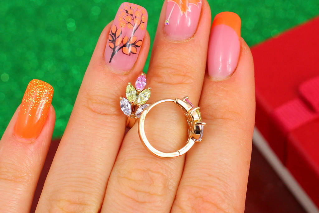 

Серьги Xuping Jewelry клевер с разноцветными камнями 1,5 см золотистые