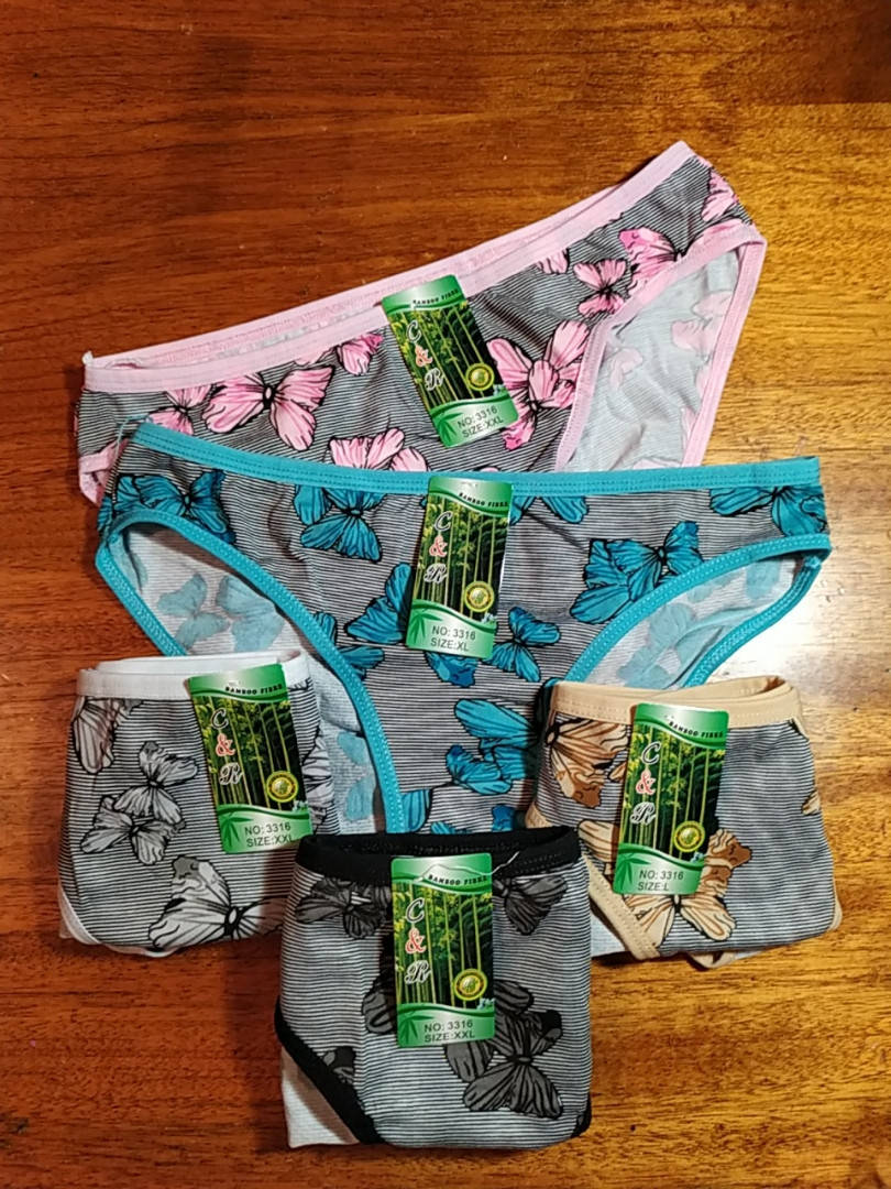 

Женские трусы ,качественное женское белье ,,Бабочки,, р 46(L) голубенькие, Разные цвета