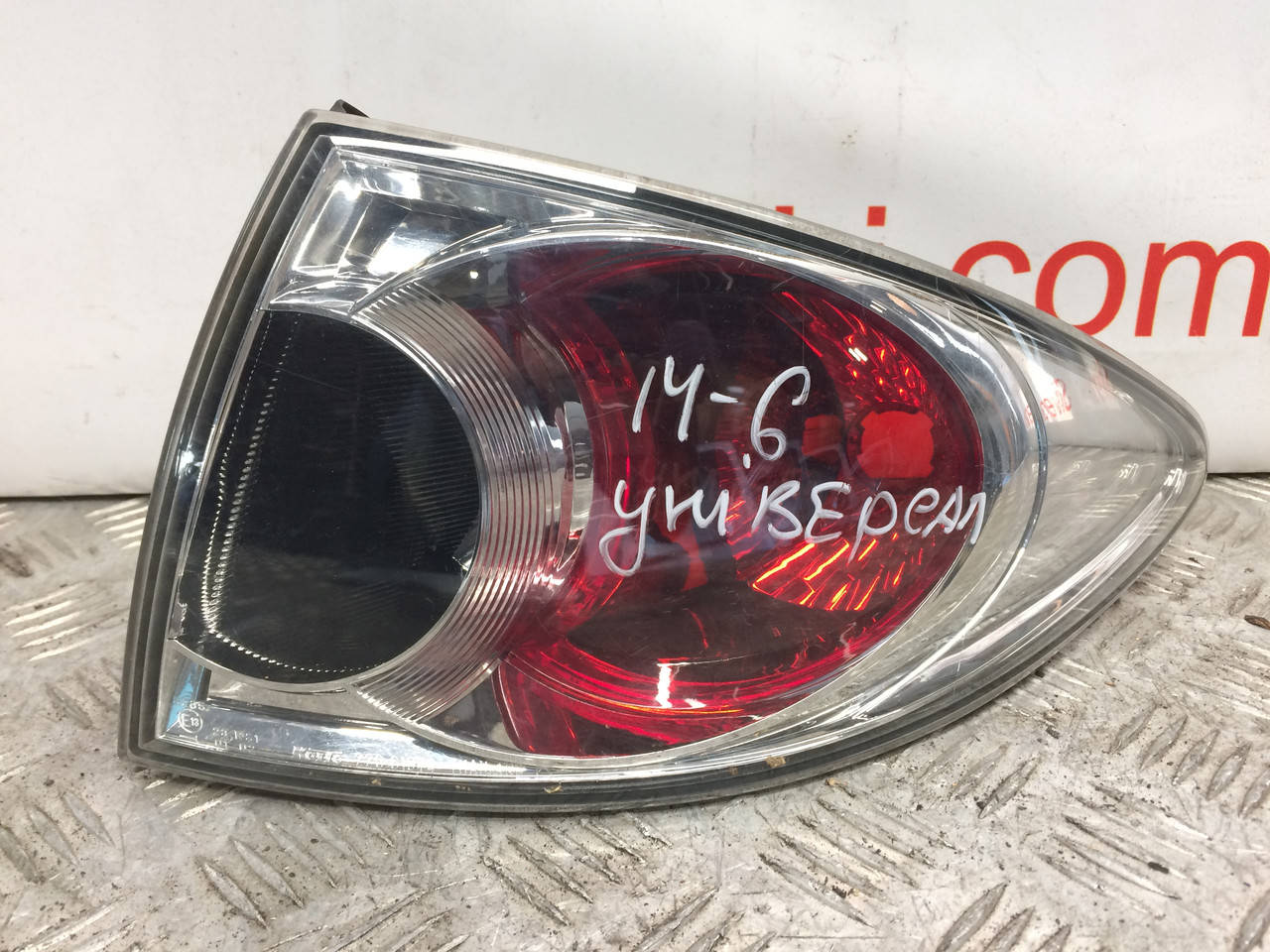 

Фонарь задний правый, стоп Mazda 6 GG\GY Универсал НА КРЫЛО