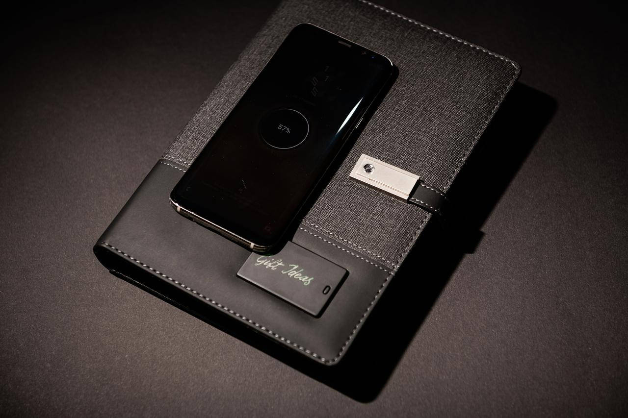 

Бизнес Ежедневник-Органайзер с Беспроводной Зарядкой со Встроенным Powerbank и Флешкой Black