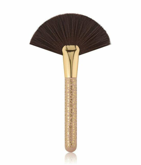 

Essence пензлик для рум'ян та бронзера BRONZED this way! 01.Big Fan Of Safaris