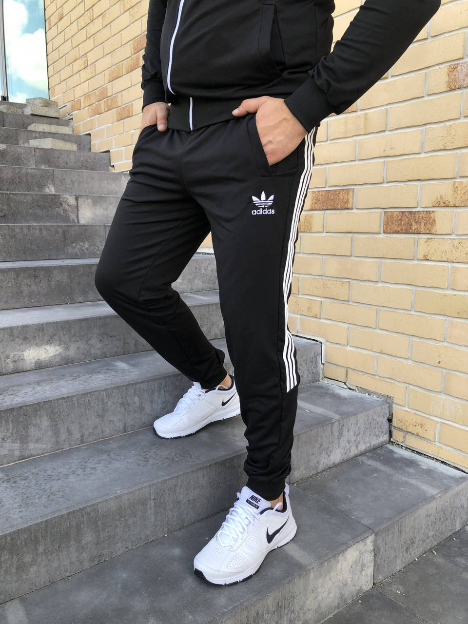 

Спортивные штаны мужские черные с лампасом Adidas, Черный