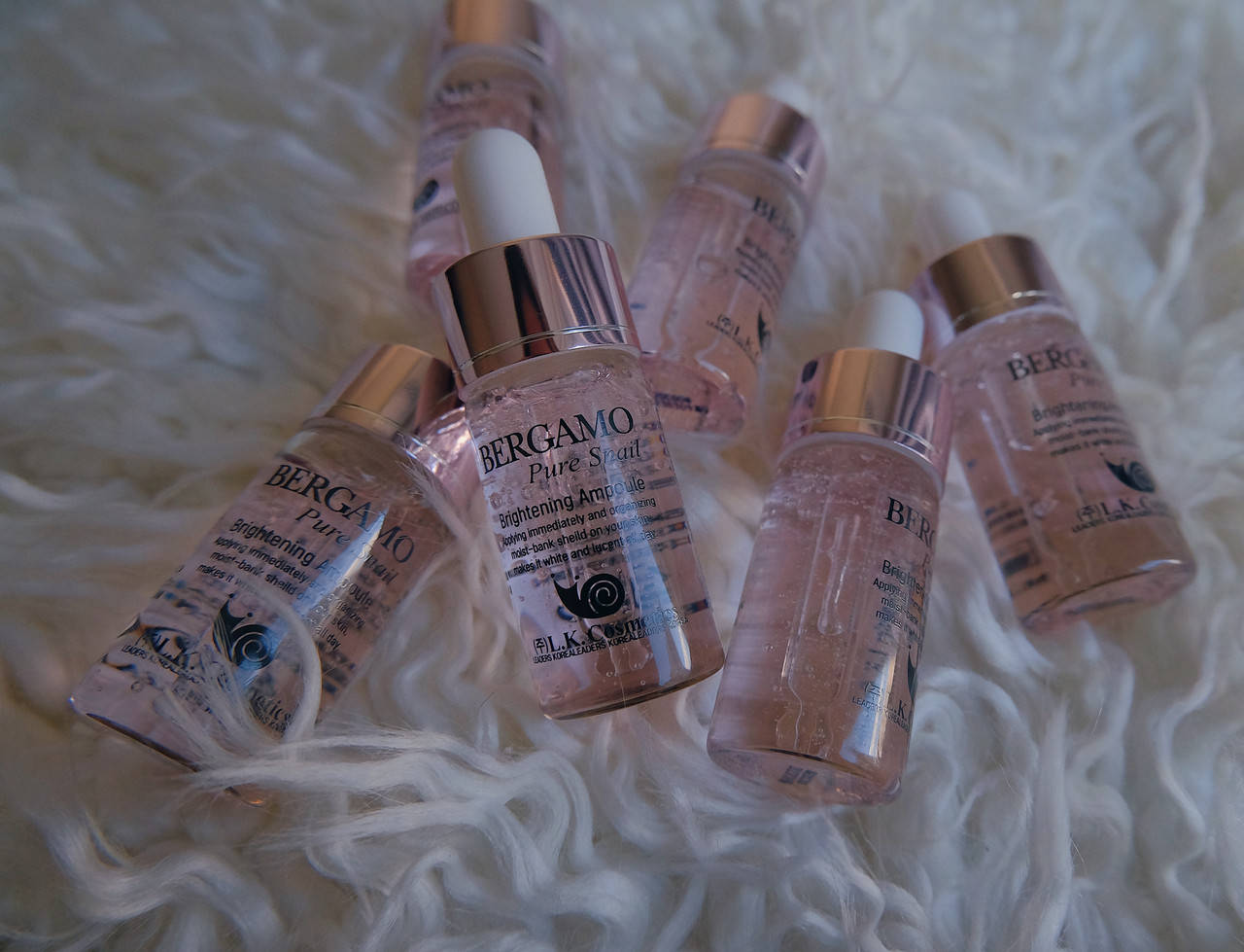 

Сыворотка ампульная с муцином улитки Bergamo Pure Snail Brightening Ampoule 13мл