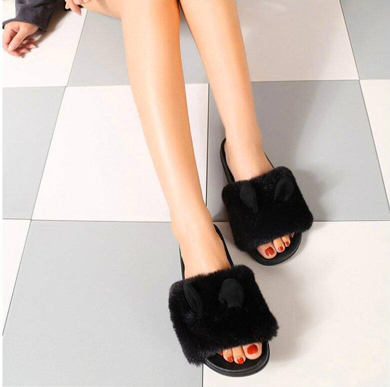 

Шлепки с мехом ушки зайчика черние