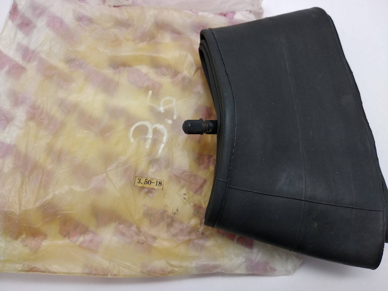 

Камера 3.50 - 18 RW