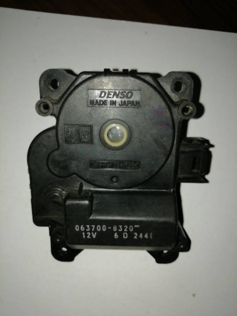 

Моторчик заслонки печки салона Toyota Camry 30 063700-8320