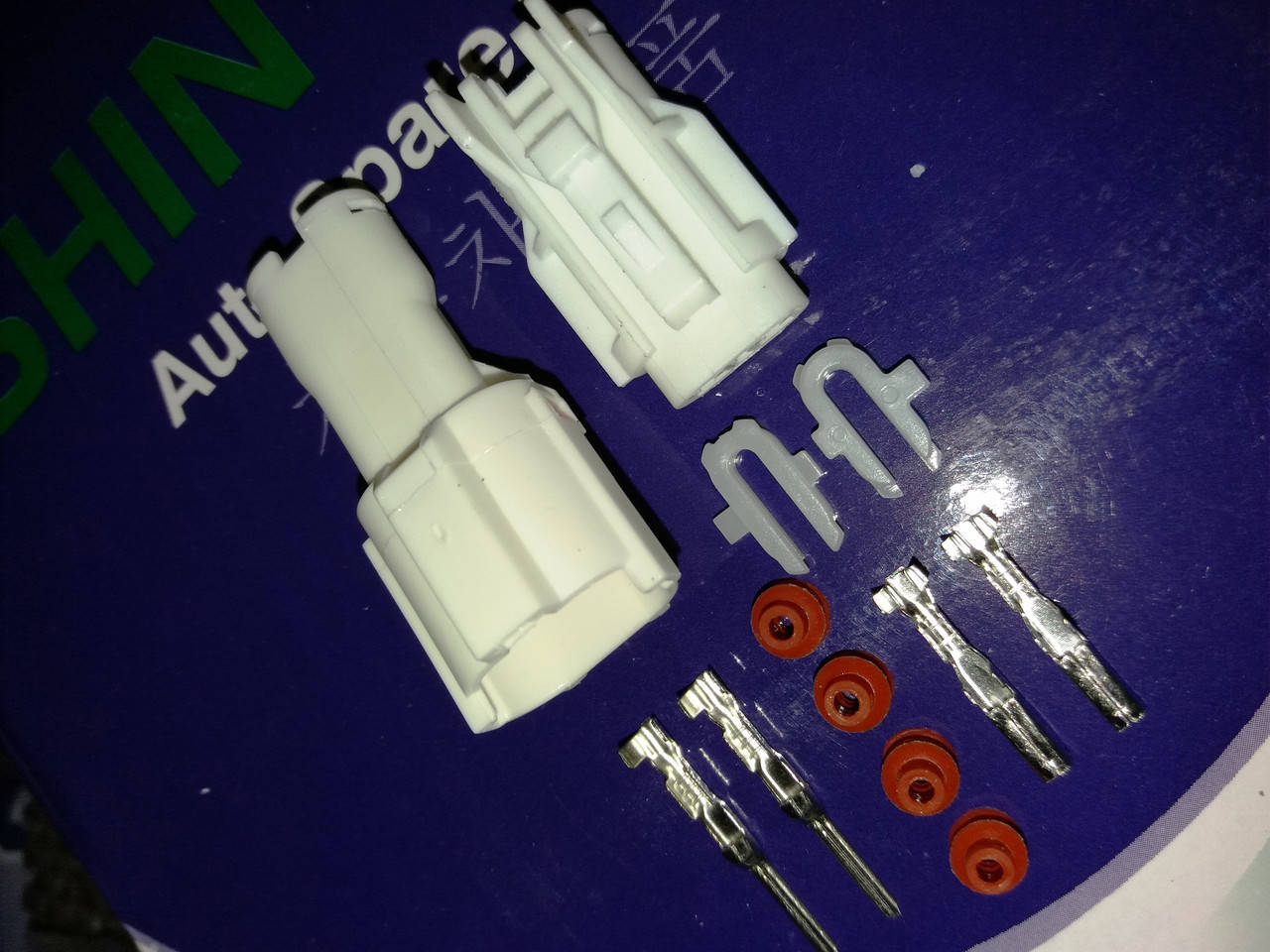 

Разъём герметичный 2 pin . Белый.Комплект