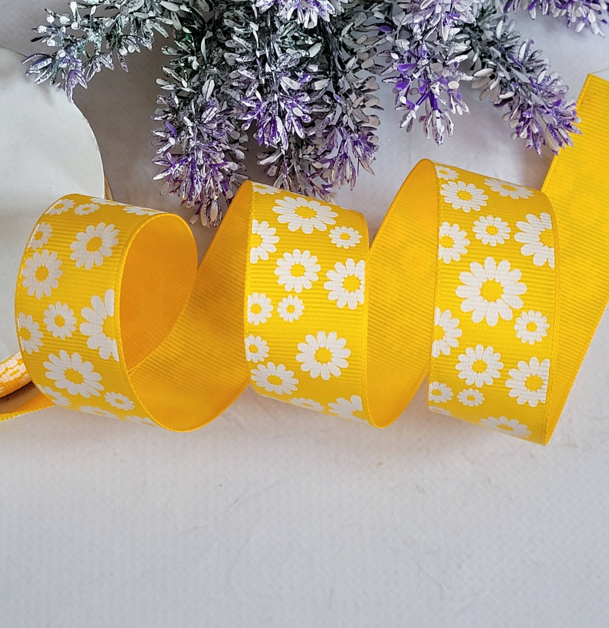 

Стрічка репс 2,5см Ромашки темно-жовтий