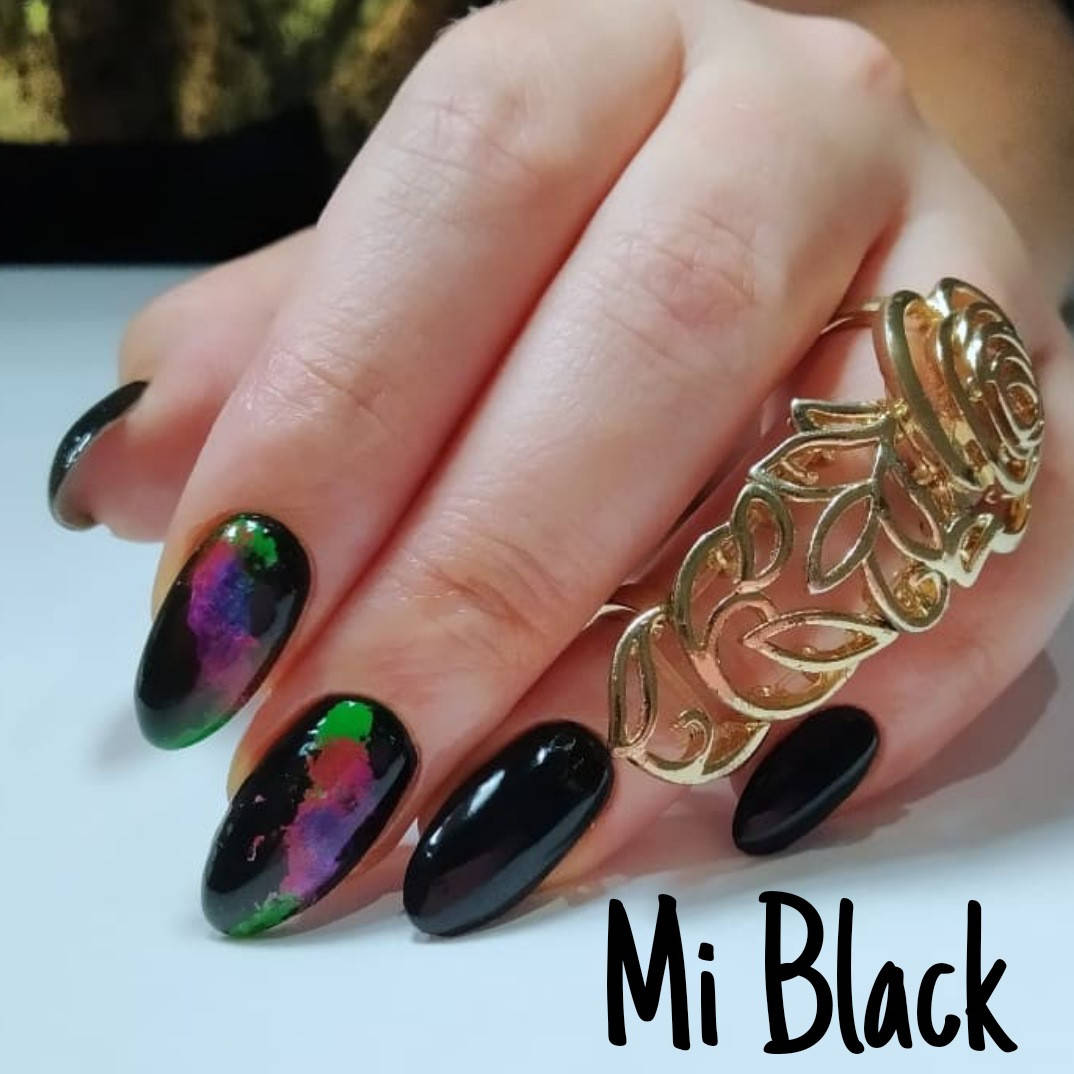 

Гель-лак Mi Black (черный) 8мл