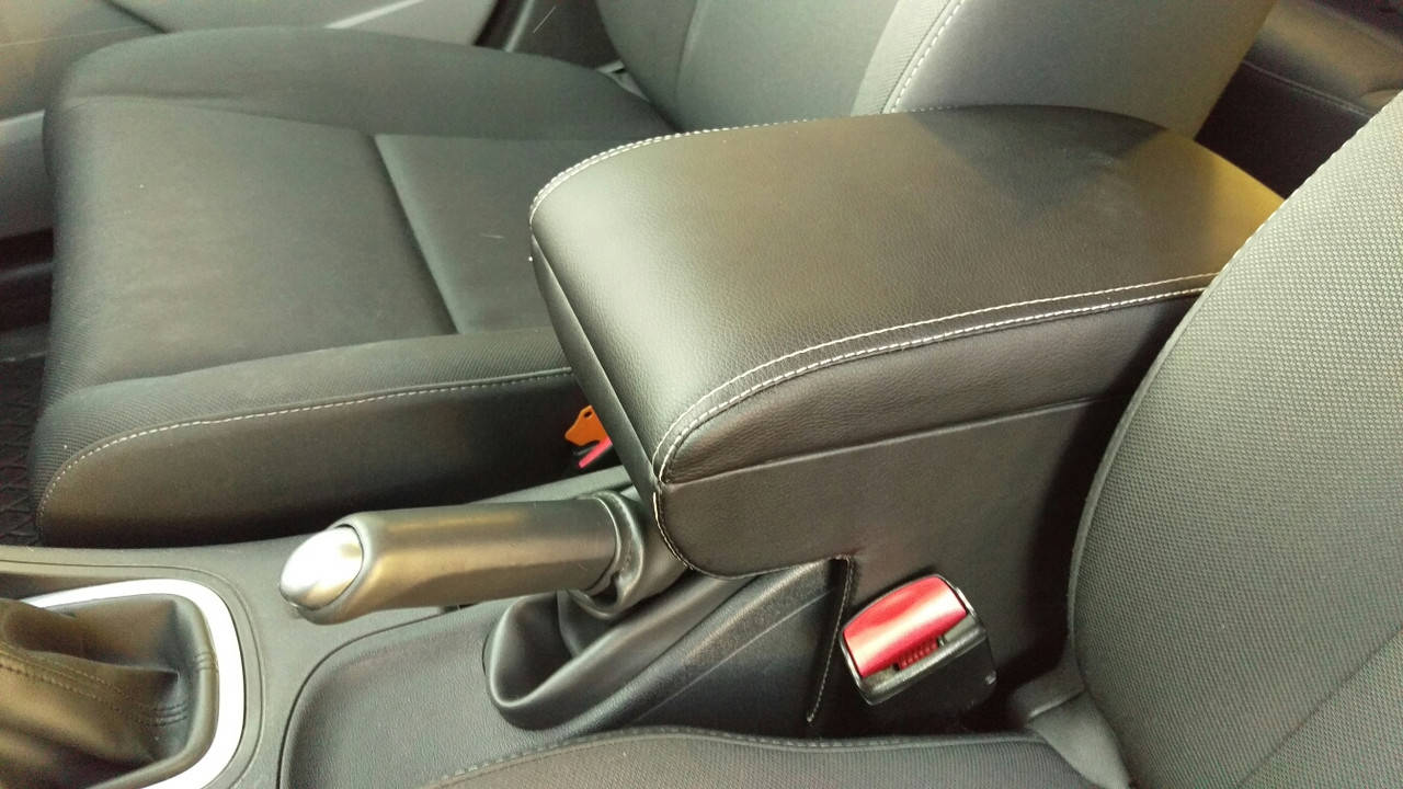 

Подлокотник Armrest на Renault Megane 3 черный