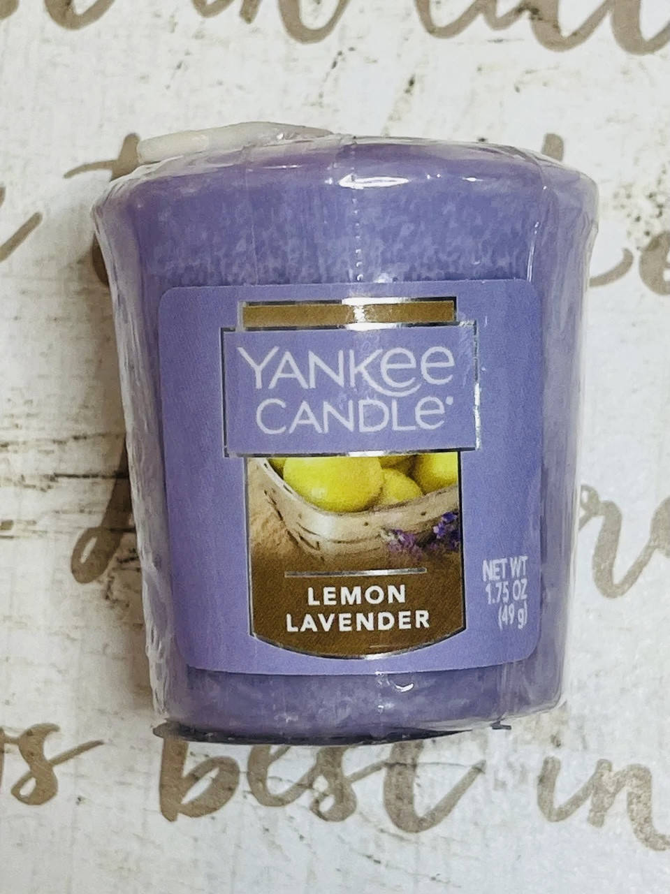 

Ароматическая свеча "Лаванда-лимон" Yankee Candle