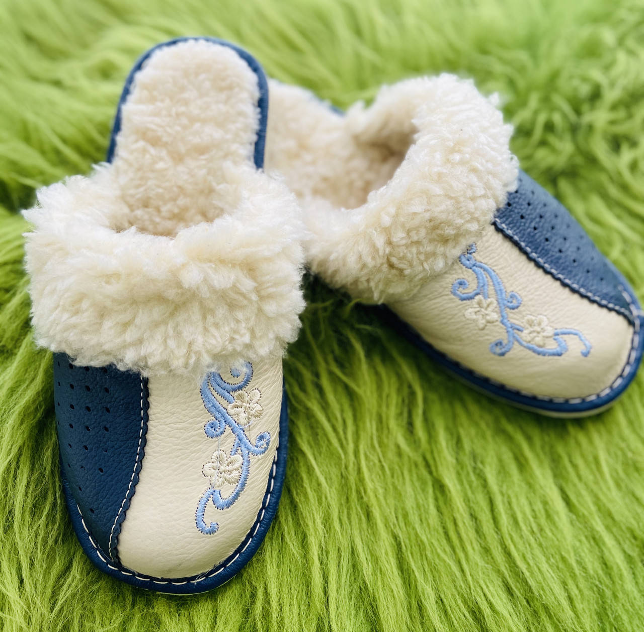 

Домашні шкіряні жіночі капці з овечої шерсті 40, Синий