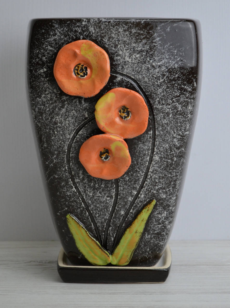 

Горшок керамический для цветов Кубис СР черный с маками Н24см