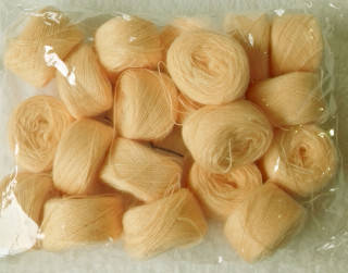 

Акрилові нитки для вишивання № 945