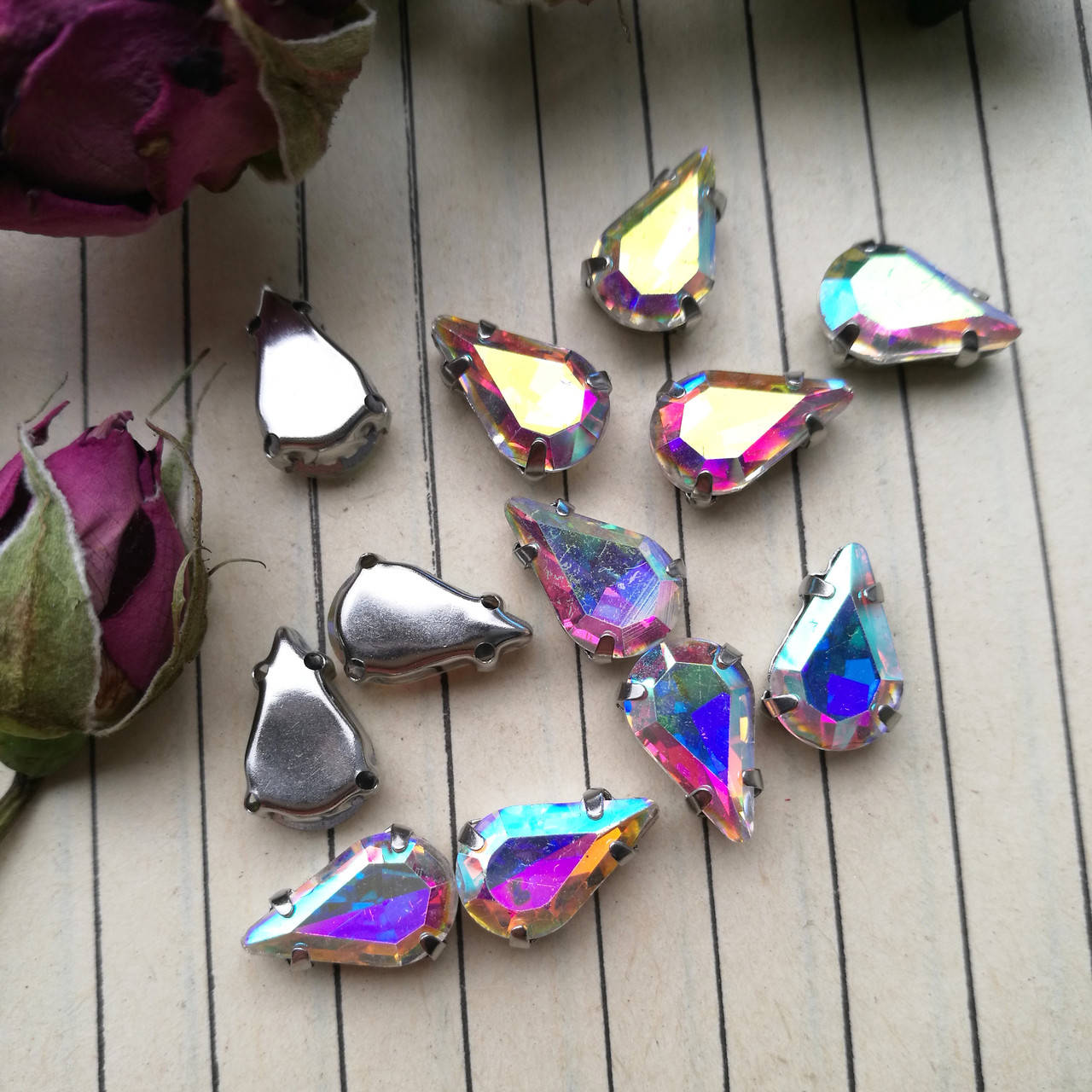 

Стрази в цапах, крапля 8*13 мм, колір Crystal AB