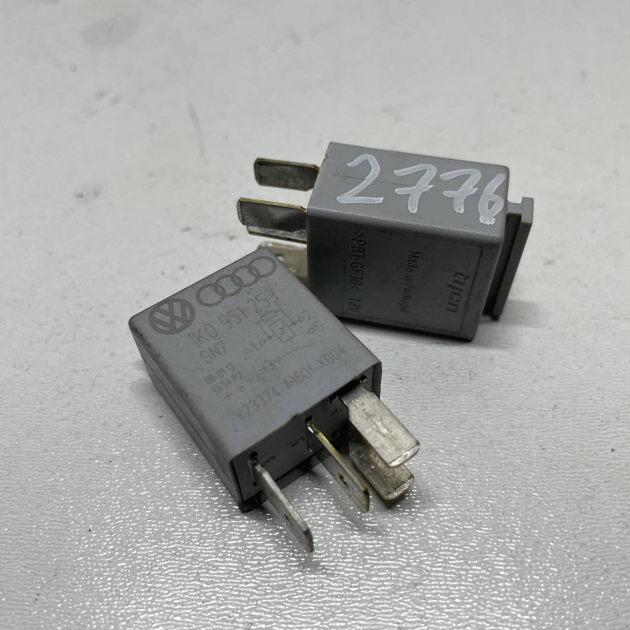 

Реле (449) 1K0951253 звукового сигнала, поворота на Audi VW PASSAT B6 VW CADDY SKODA SEAT