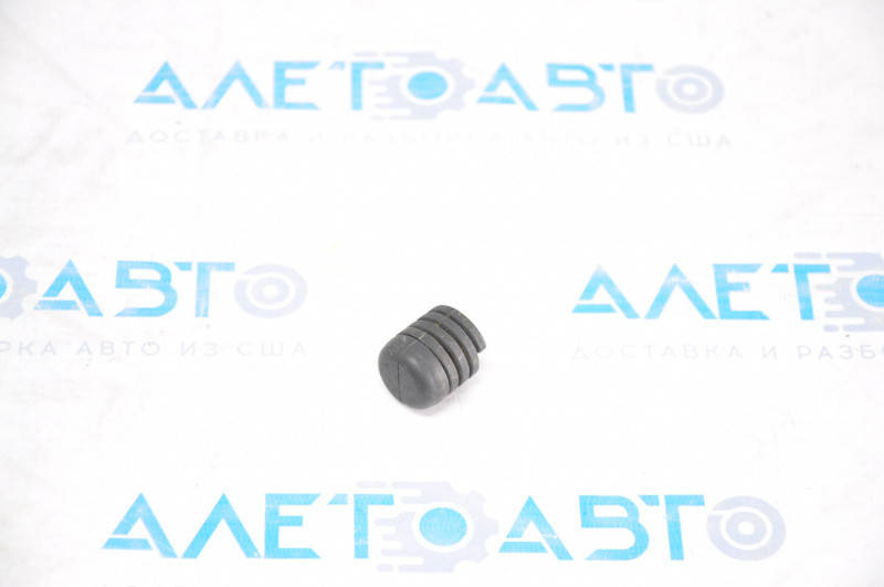 

Отбойник капота лев VW Golf 15- 3B0-823-499-E Фольксваген Гольф 2015-