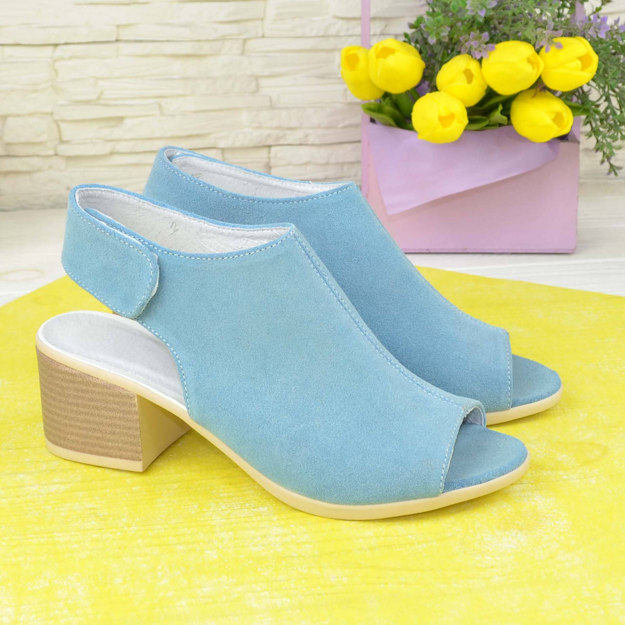 

Босоножки замшевые женские на каблуке, цвет голубой