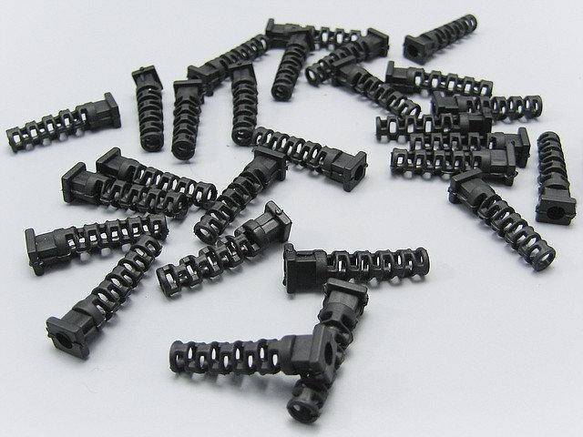 

Гнучкий ввід для корпуса РЕА №1 (посад.отв.5х4, вн.R1мм), чорний