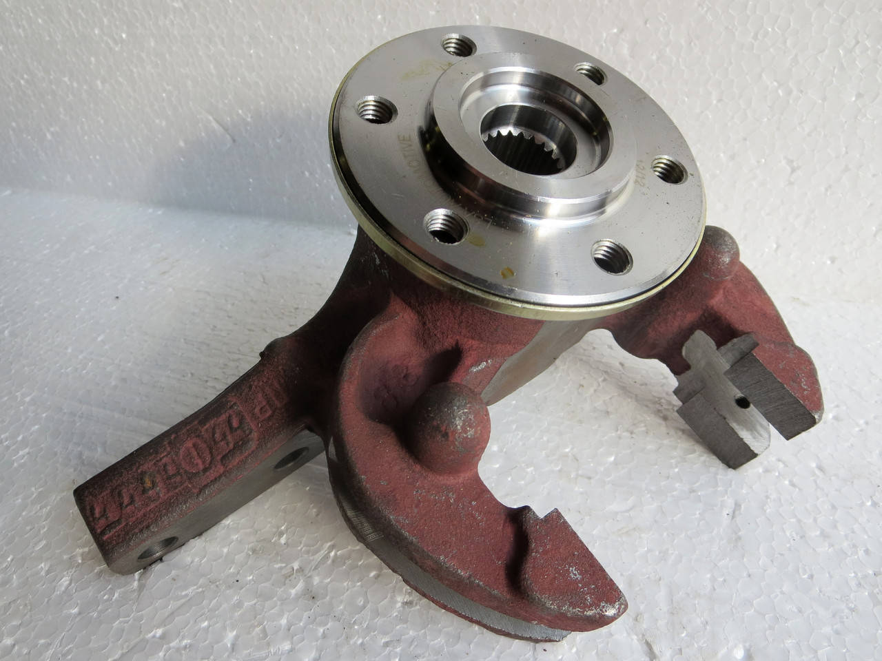 

Кулак поворотный в сборе с подшипником и ступицей на Славуту, Таврию