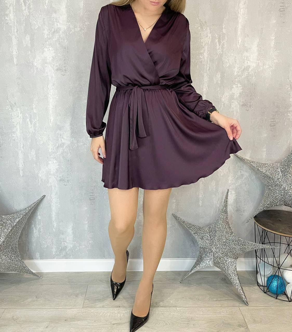 

Свободное короткое шелковое платье с поясом