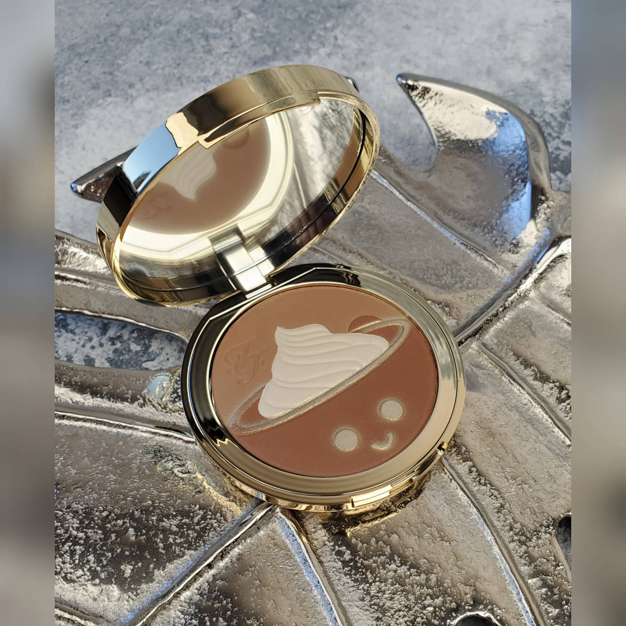 

Бронзер Too Faced (Hot Cocoa) 8.5 g