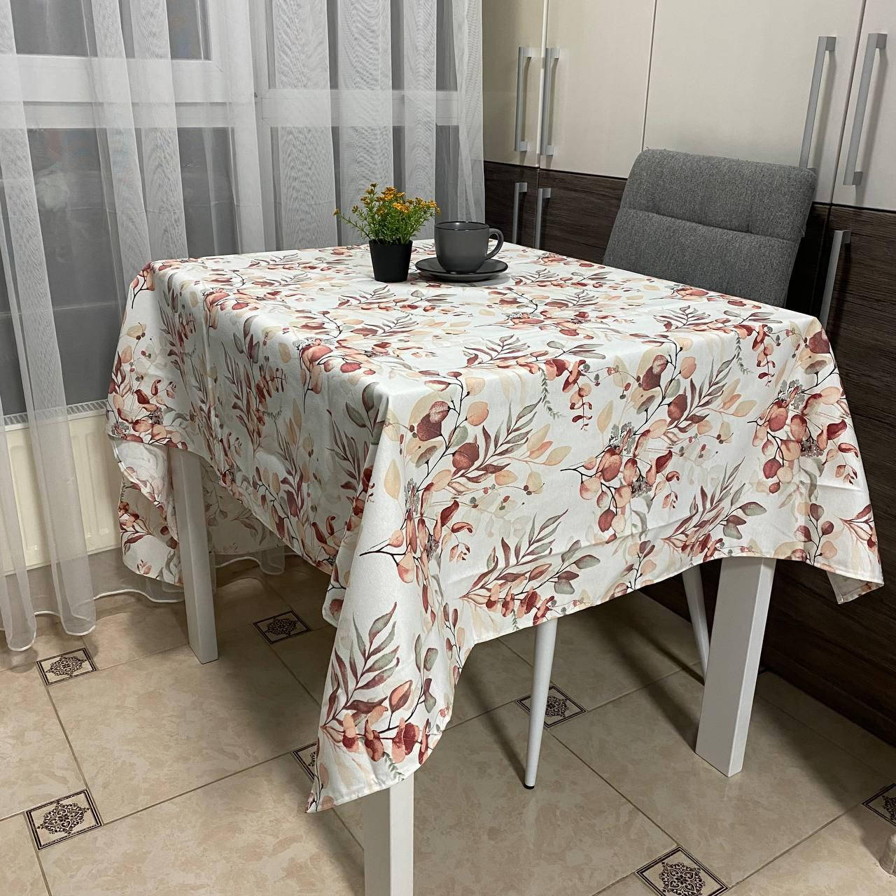 

Скатерть тканевая водоотталкивающая с тефлоновой пропиткой 120*180