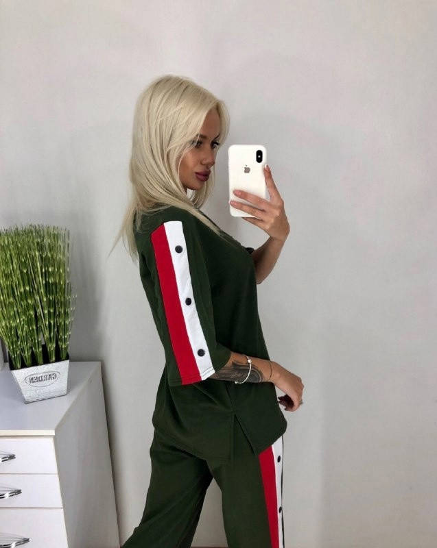 

Женский спортивный костюм турецкая двух нитка 42-44,46-48 чёрный,красный,хаки