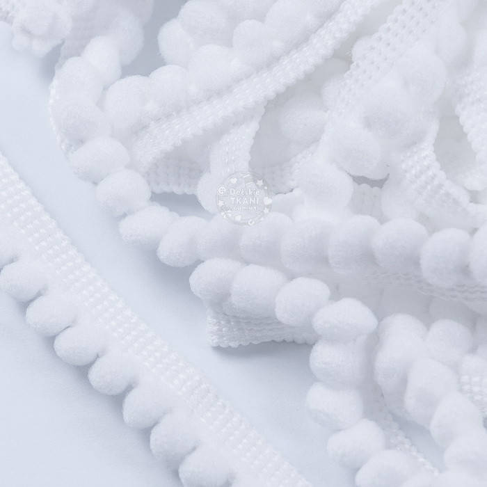 

Тесьма шириной 13 мм с бархатными помпонами 5 мм по краю, цвет белый