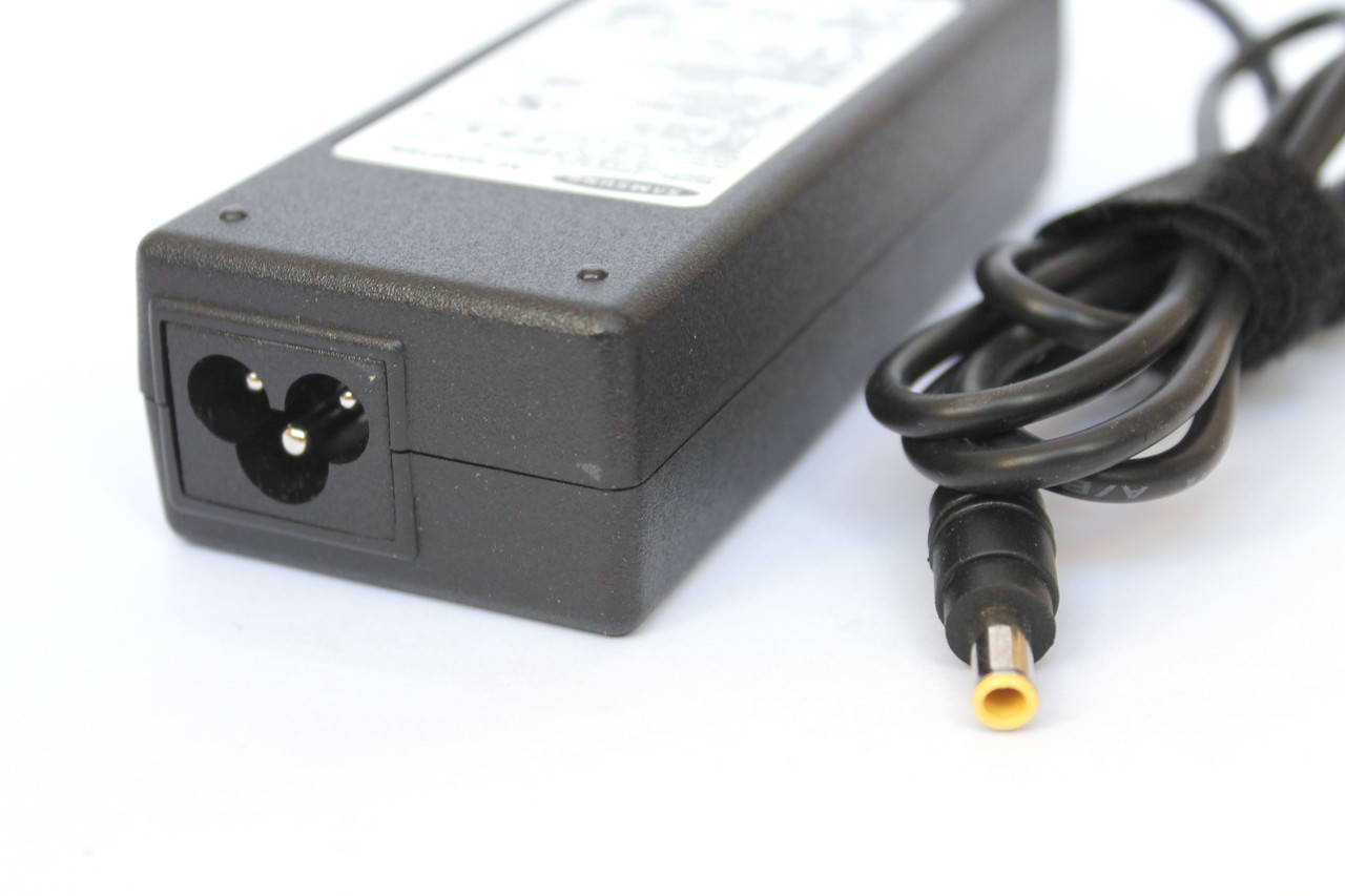 

Блок питания для ноутбука Samsung 19V 90W 4.74A (5.5*3.0 mm) + Сетевой кабель