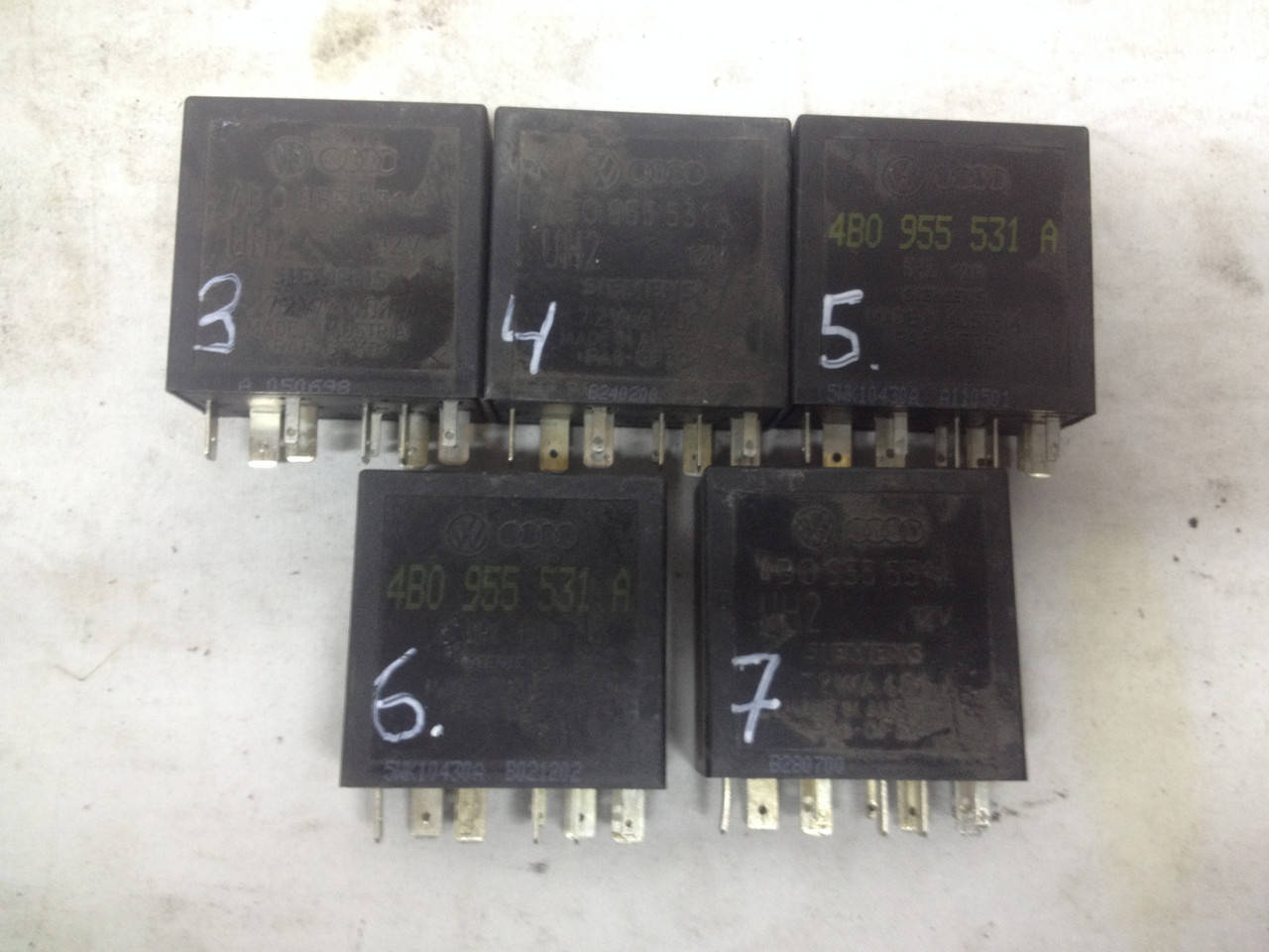 

Реле управления стеклоочистителем Audi/Seat/Skoda/VW 4B0955531A