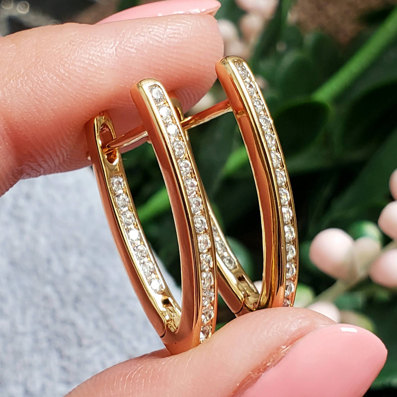 

Серьги Xuping длина 2.5см ширина 2мм стрелы медицинское золото позолота 18К с1030