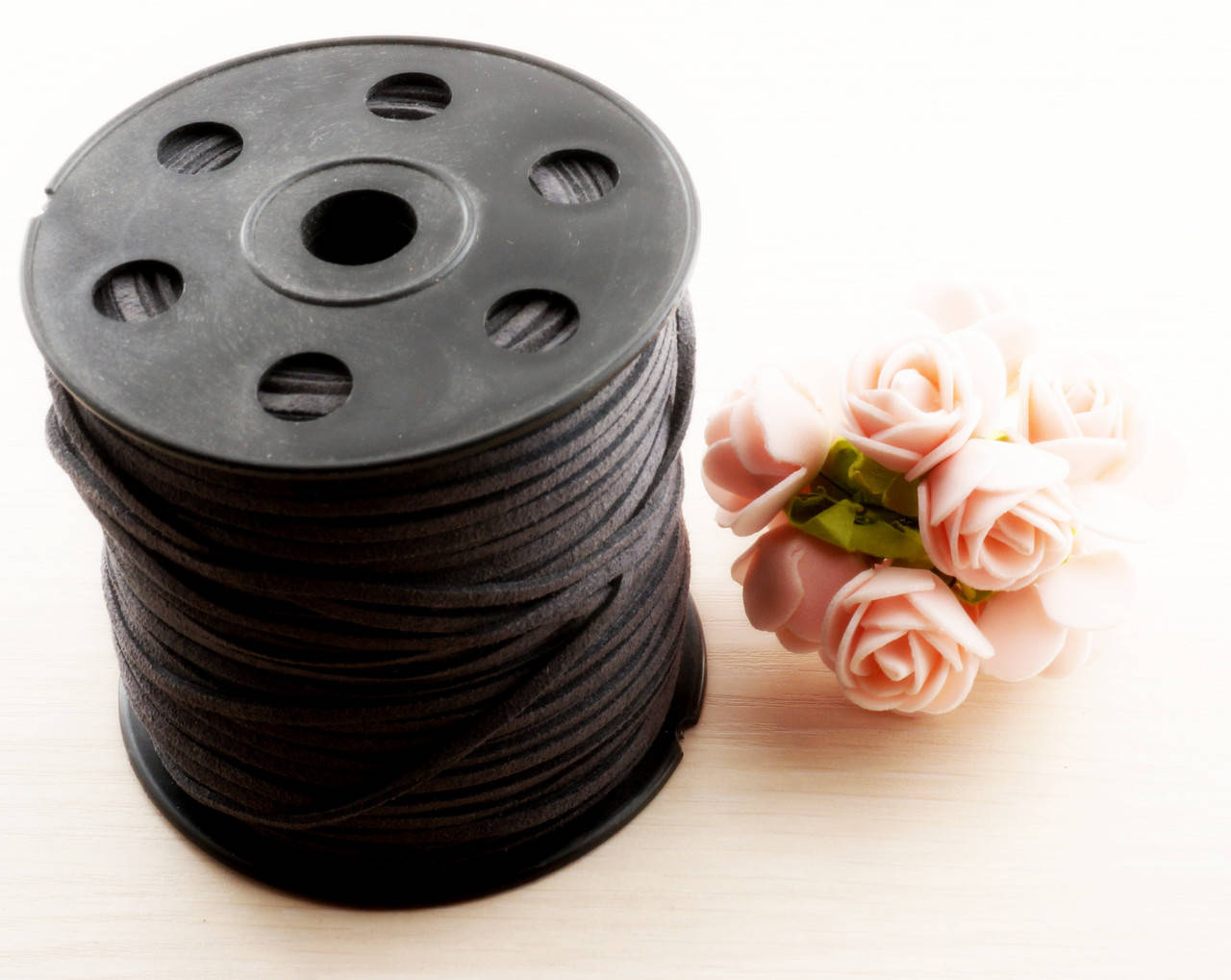 

Шнур замшевый серый (3 мм) - 1 метр