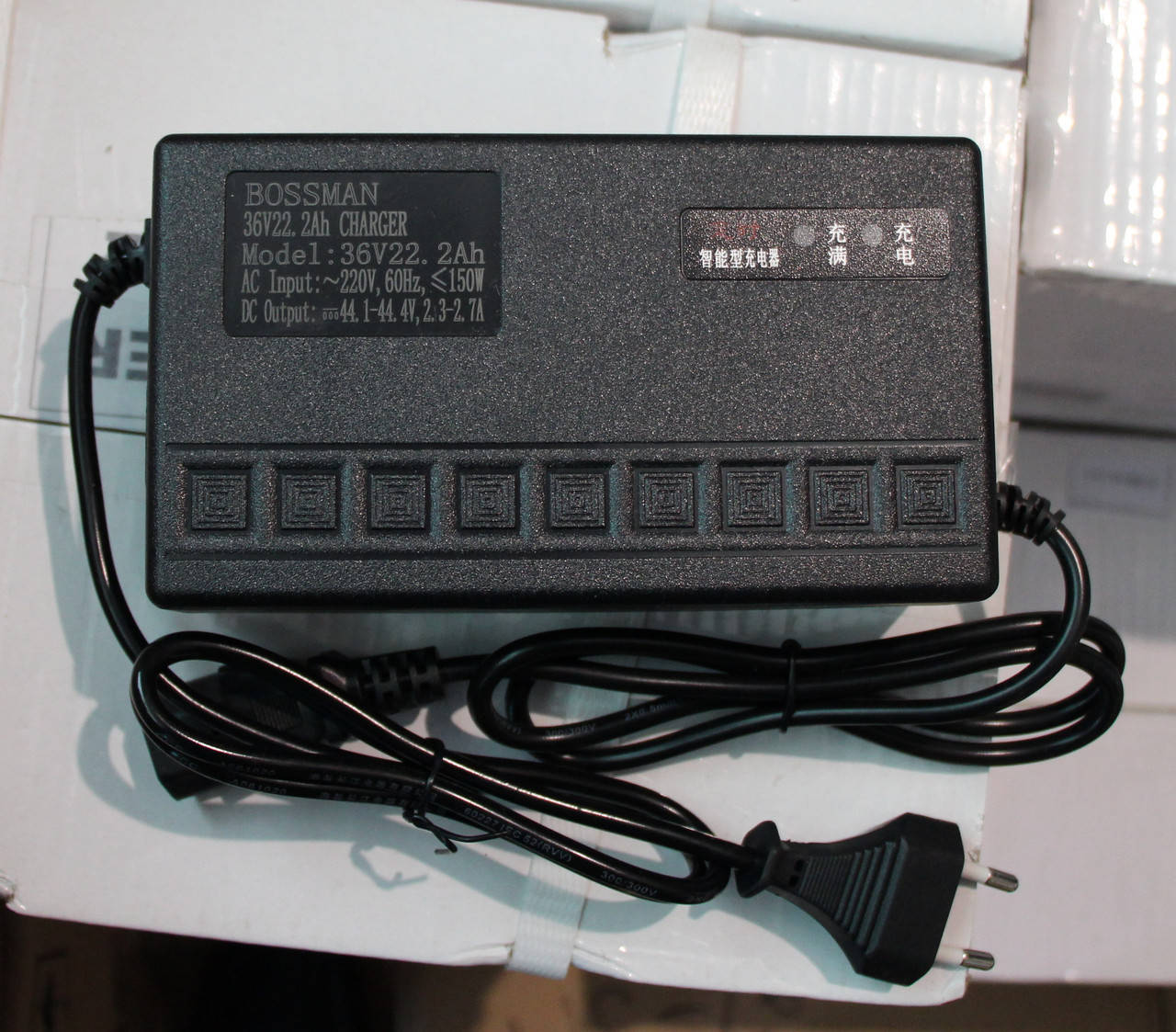 

Зарядное устройство BOSSMAN 36V 2,7A