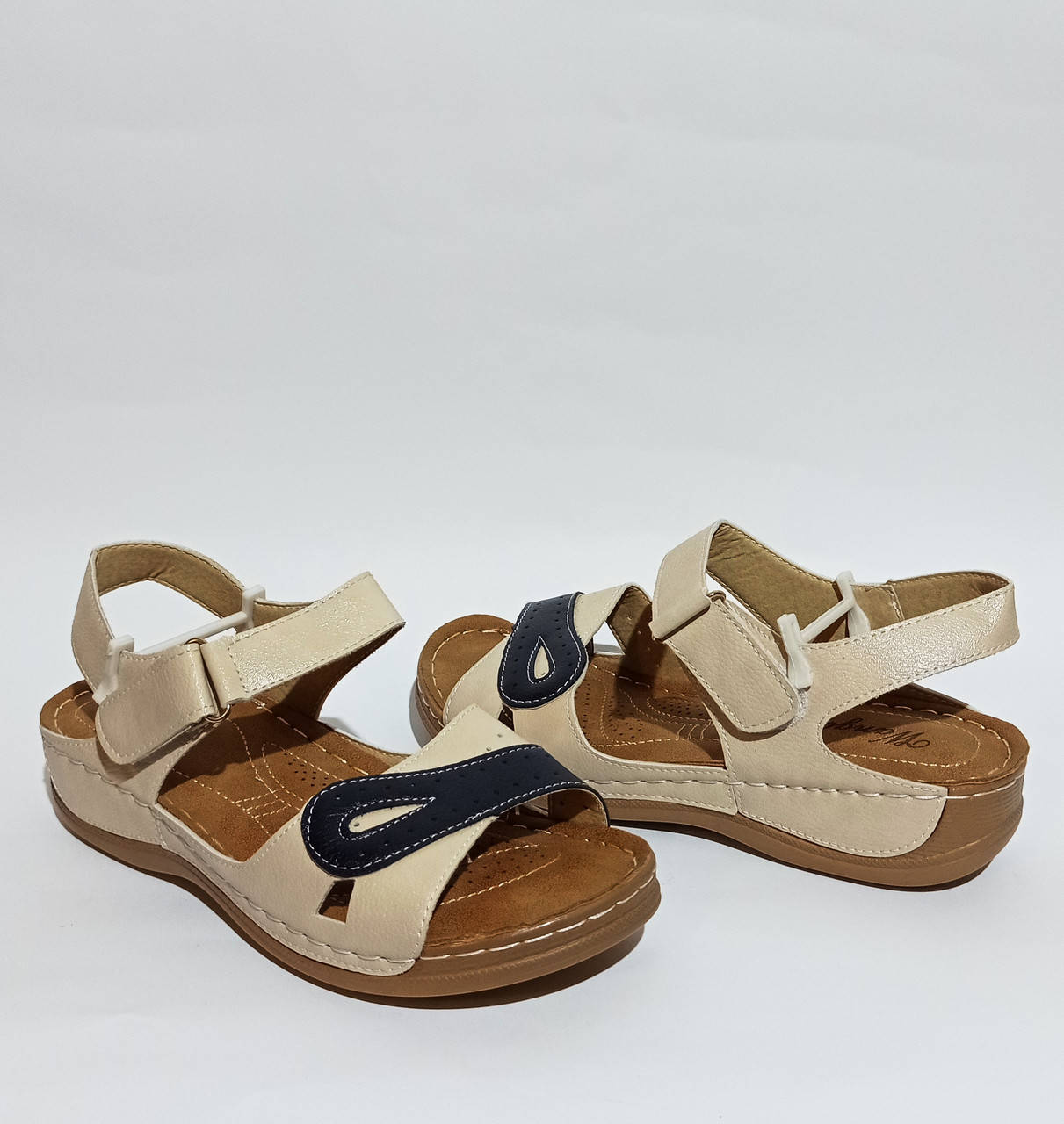 

Босоножки женские, на низком, ходу прошитая обувь на полиуритановой подошве на липучке