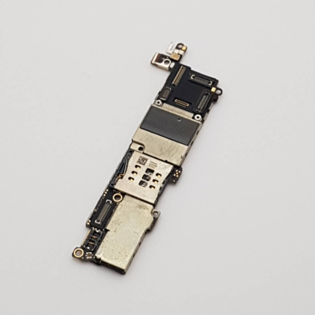 

Нерабочая материнская плата (донор) Apple Iphone 5s (нерабочая флэш)