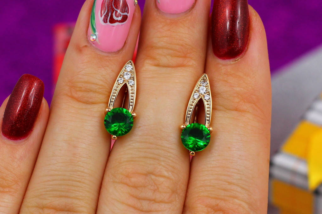 

Серьги Xuping Jewelry с зеленым камнем домики 1,7 см золотистые