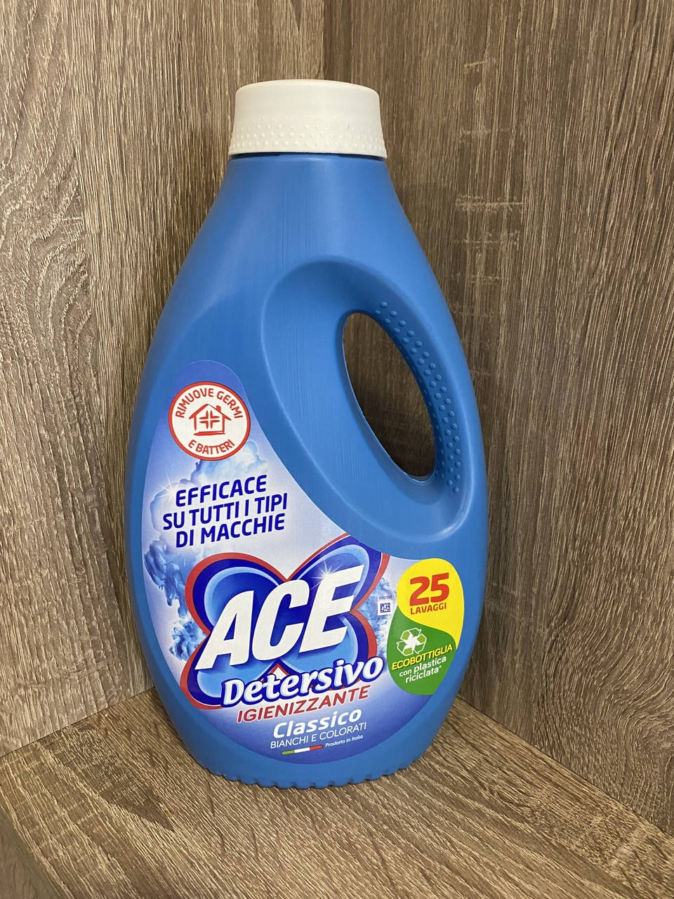 

Жидкое средство для стирки ACE Detersivo Iginizzante classico дезинфицирующее 25 стирок 1375 мл.