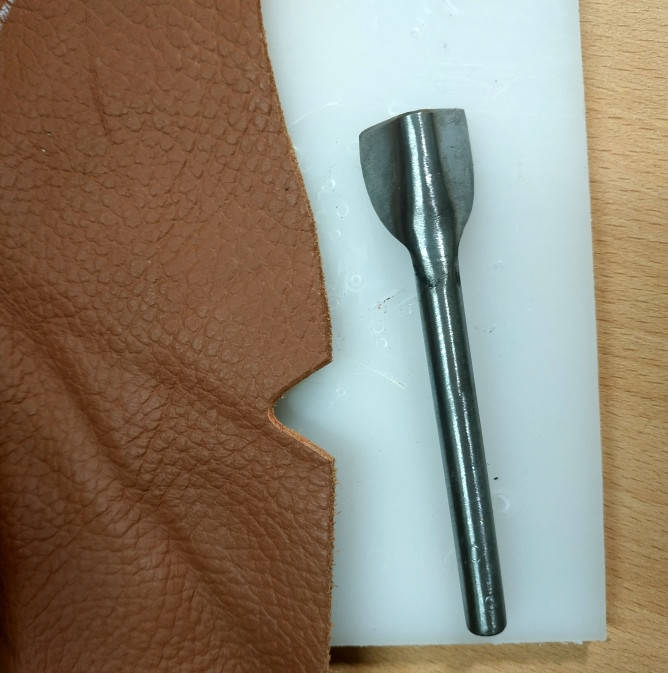 

Инструмент для торцевания края пробойник торцеватель V образные 20 мм