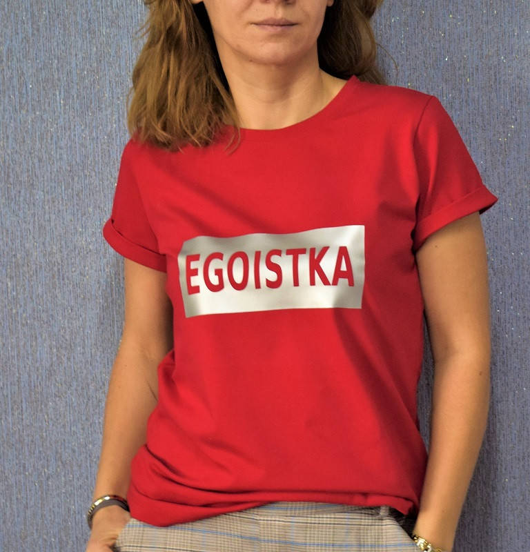 

Красная футболка с надписью "Egoistka" женская M, Красный