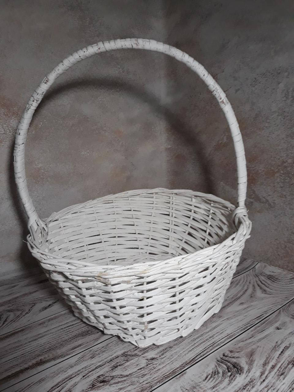 

Корзина из лозы средняя, белая крашеная